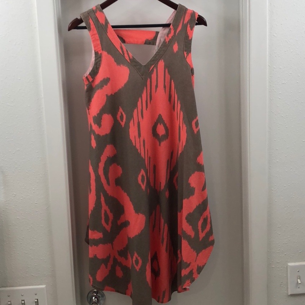 Sleeveless dress